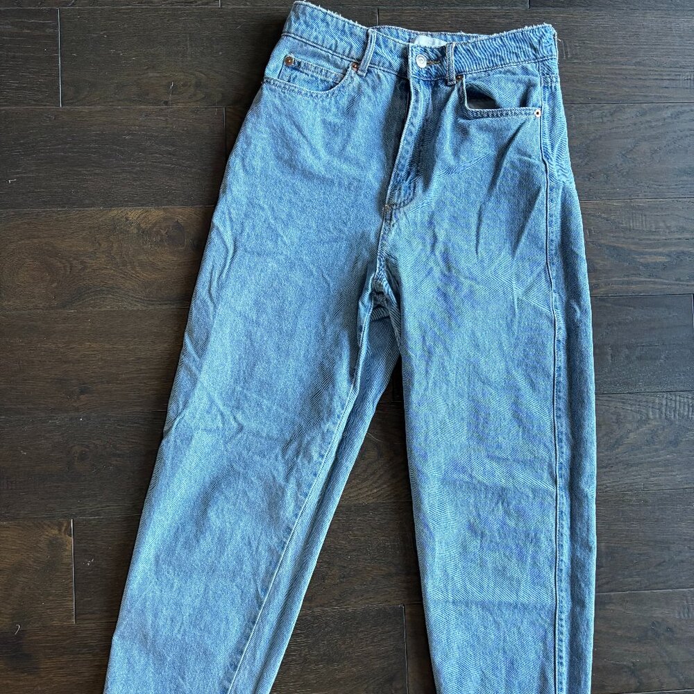 H&M high-rise straight light blue eans